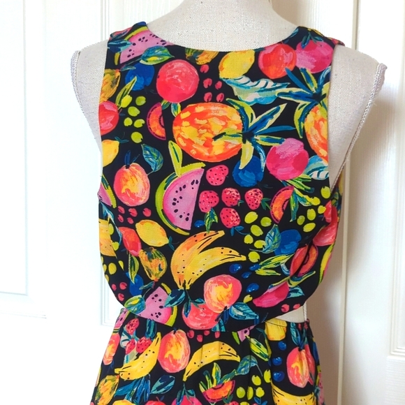 Show Me Your Mumu Tina Maxi Dress in Fruity Tango print - Picture 6 of 9